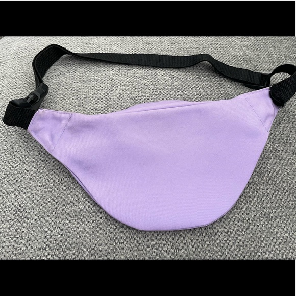 Chi Omega (🙅🏽‍♀️🙆🏽‍♀️) Emoji Lilac Waist Pack - Picture 2 of 5